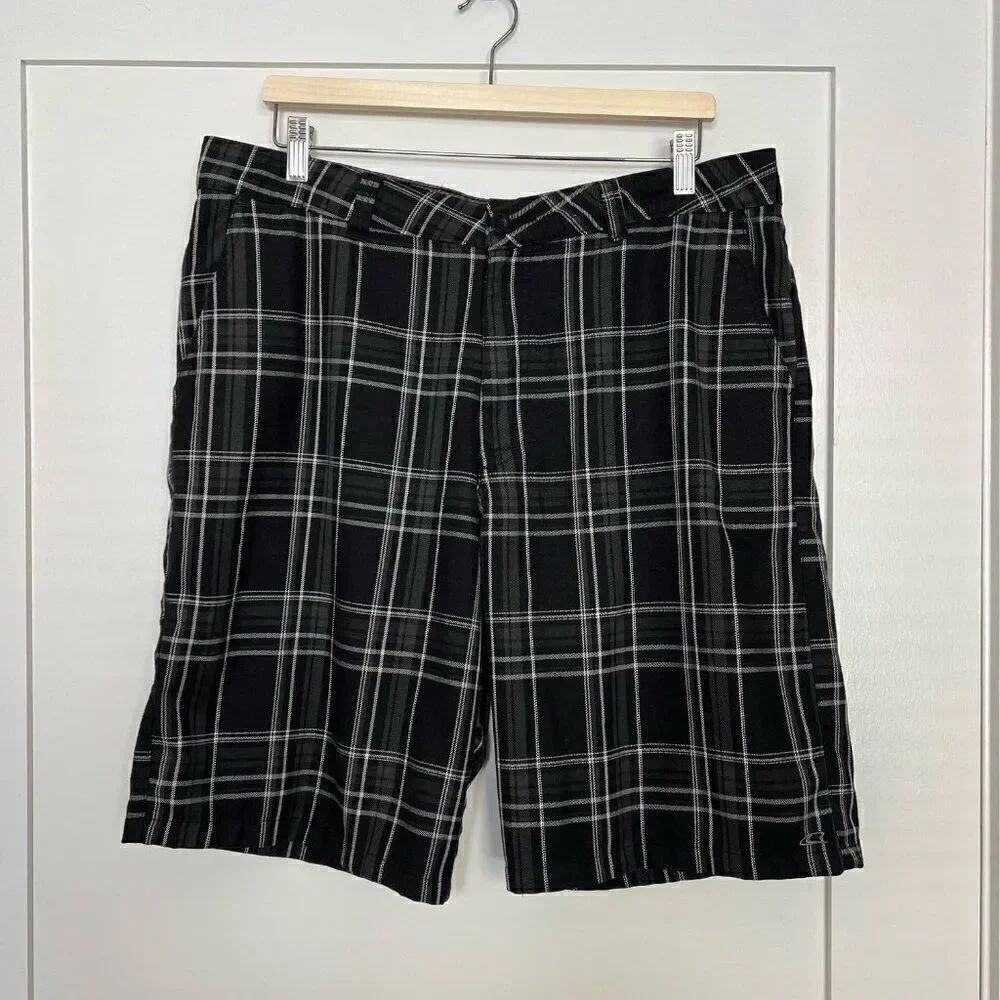 O'Neill Mens Shorts Size 36 Chino Flat Front Black Plaid Pockets